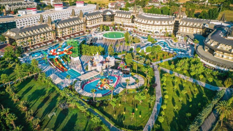 Crystal Prestige Pearl Collection 5* – Kemeras, Turkija