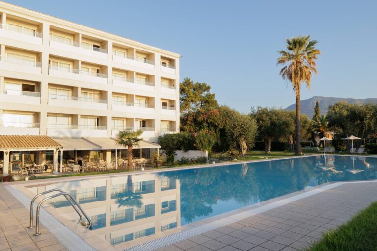 Elea Beach Hotel 4* – Korfu, Graikija