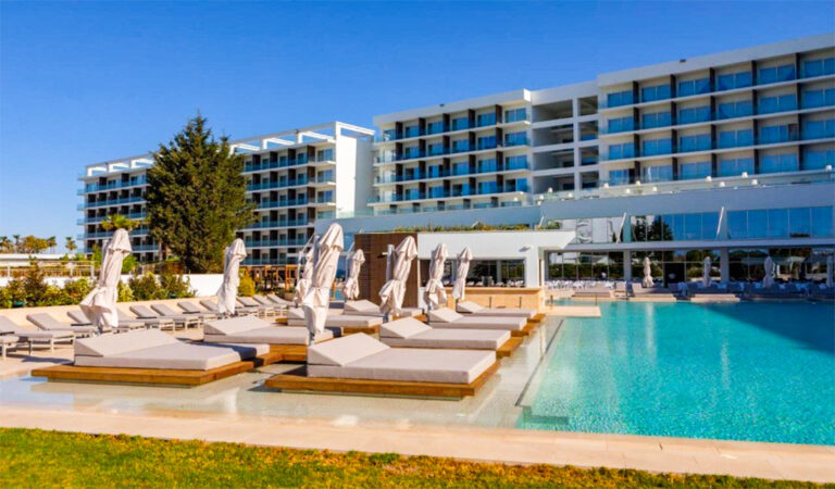 Chrysomare Beach Hotel & Resort 5* – Aja Napa, Kipras