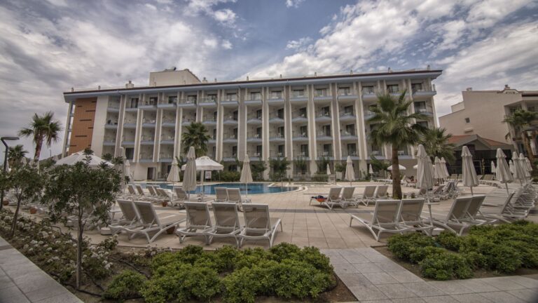 RAMADA HOTEL & SUITES BY WYNDHAM KUSADASI 4* – Izmiras, Turkija