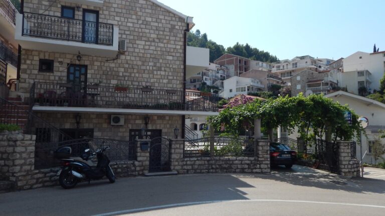TEODORA APARTMENTS 3* – Budva, Juodkalnija