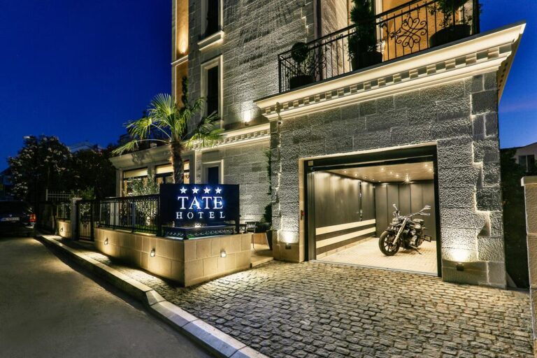 TATE BY AYCON 4* – Budva, Juodkalnija