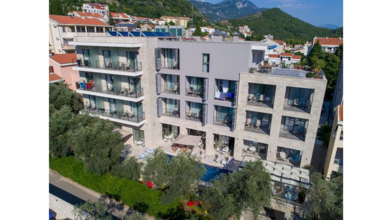 ELEVEN 4* – Budva, Juodkalnija