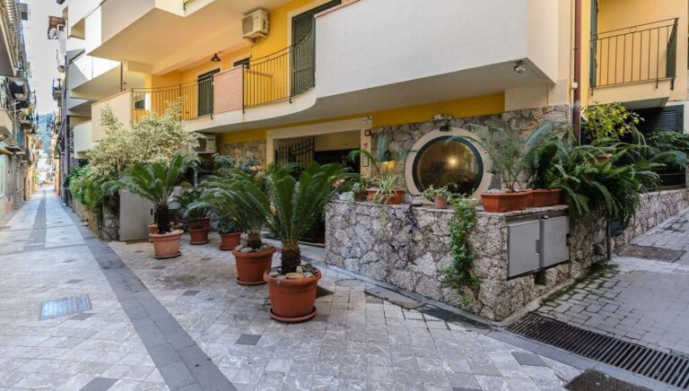 Le Tartarughe 3* – Katanija, Italija