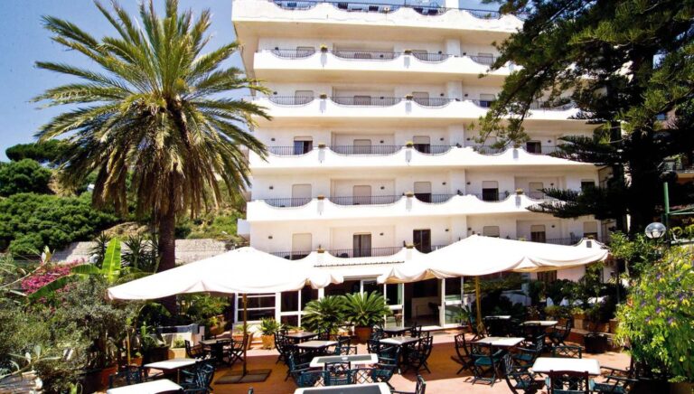 Delle Palme 3* – Katanija, Italija
