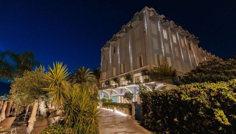 Palma 4* – Tivatas, Juodkalnija