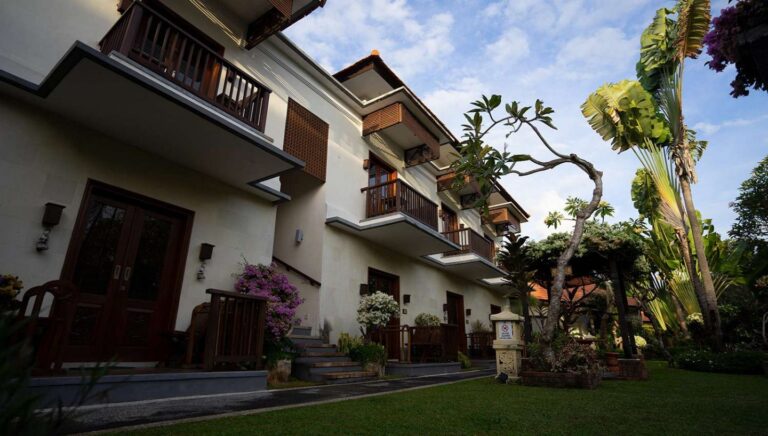 Respati Beach 3* – Balis, Indonezija