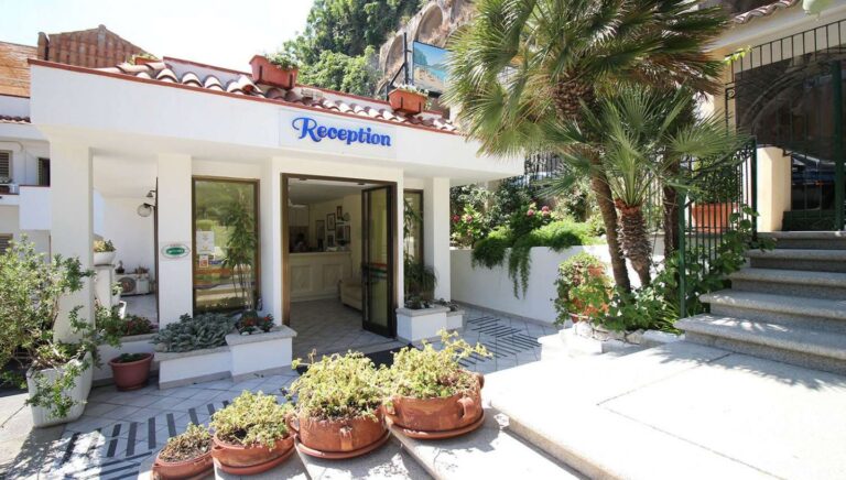 Le Roccette Mare 3* – Kalabrija, Italija