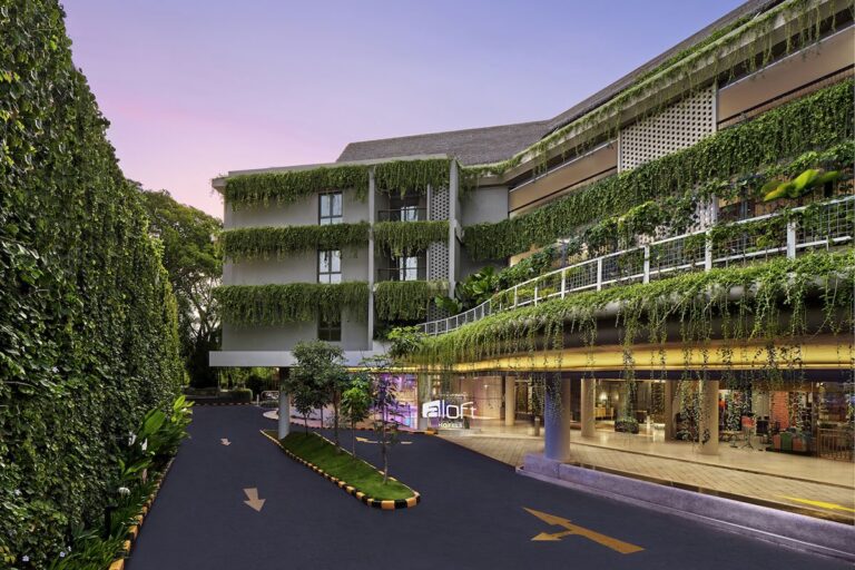 Aloft Bali Kuta at Beachwalk 4* – Balis, Indonezija