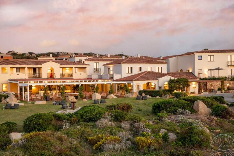 MANGIA’S SANTA TERESA, SARDINIA, CURIO COLLECTION BY HILTON 5* – Olbija, Italija