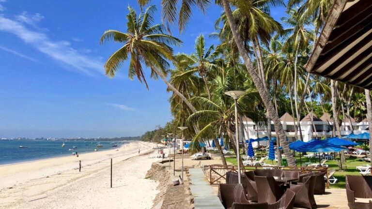 Kenya Bay Beach 3* – Mombasa, Kenija