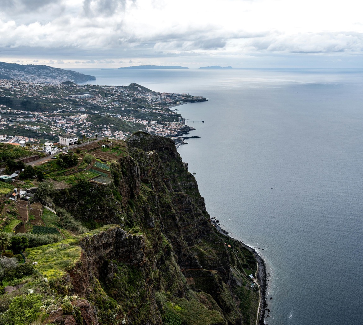 Câmara de Lobos hero