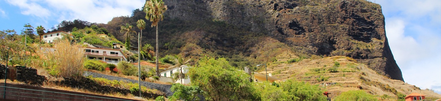Porto da Cruz hero