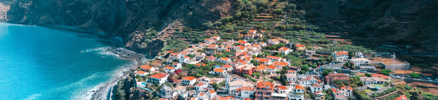 Estreito da Calheta hero