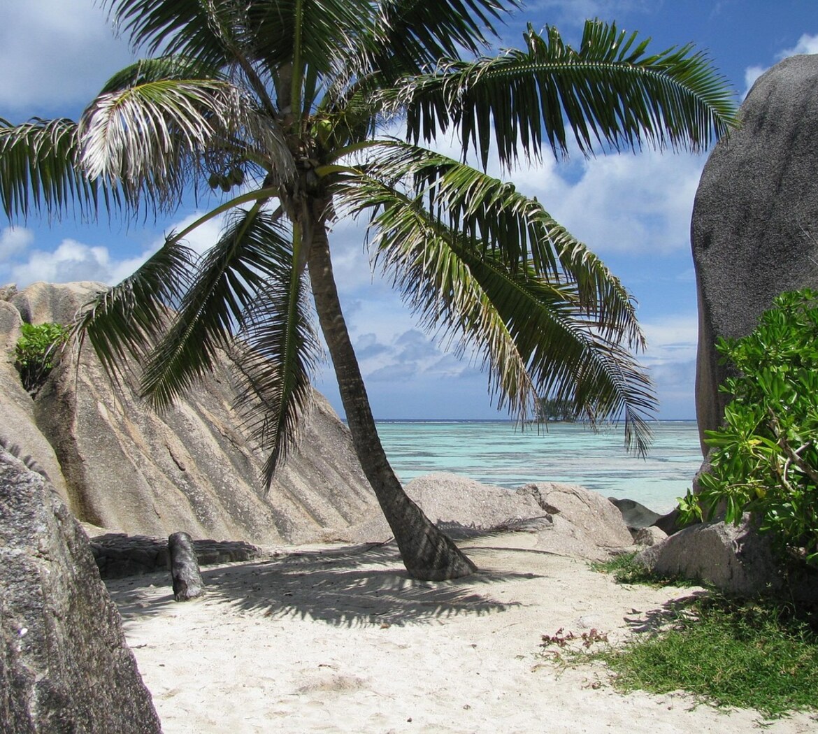 La Digue sala hero