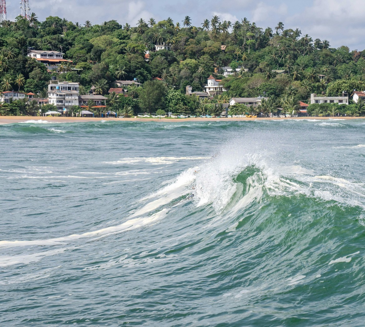 Unawatuna hero