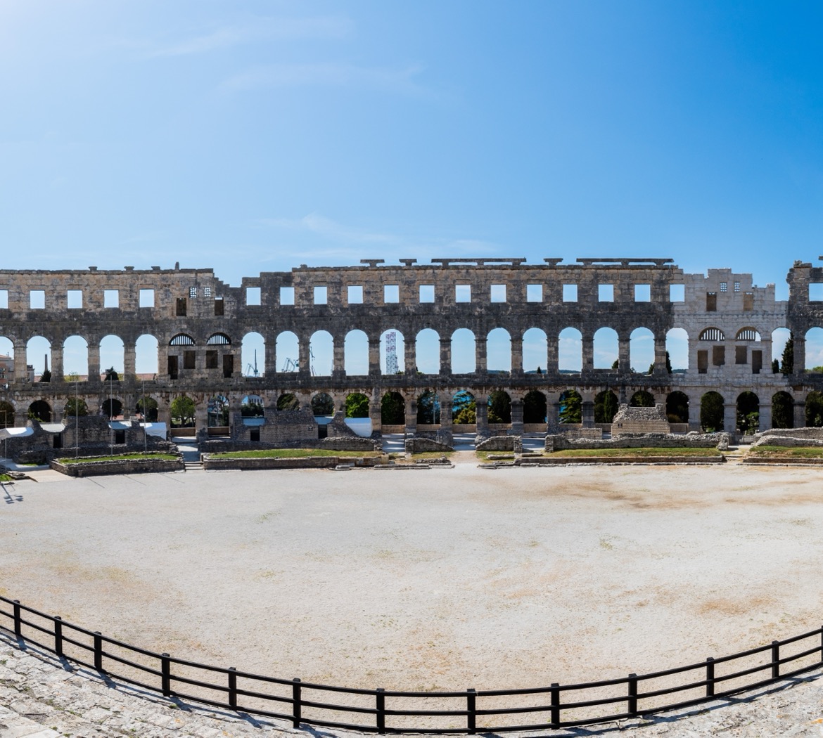 Pula hero