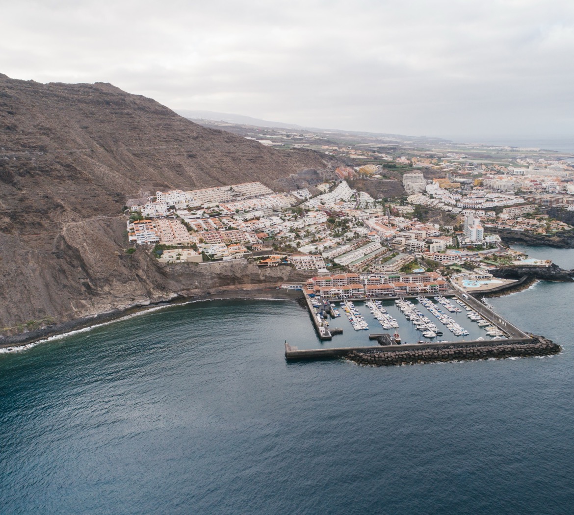 Los Gigantes hero