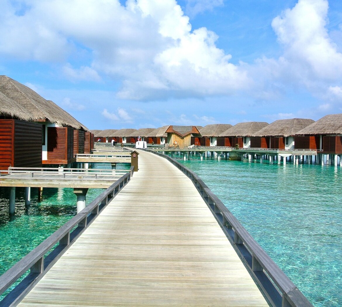 Ari Atoll hero