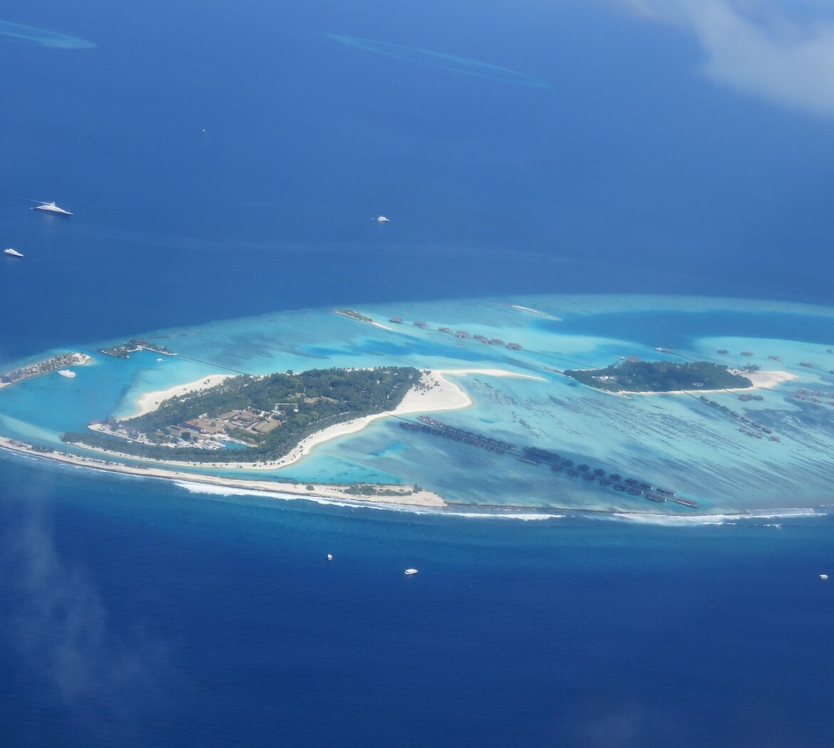 Baa Atoll hero